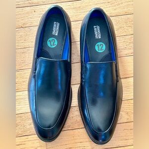 Brand new!Johnston & Murphy Stockton Venetian-men's leather shoes. Size 12.